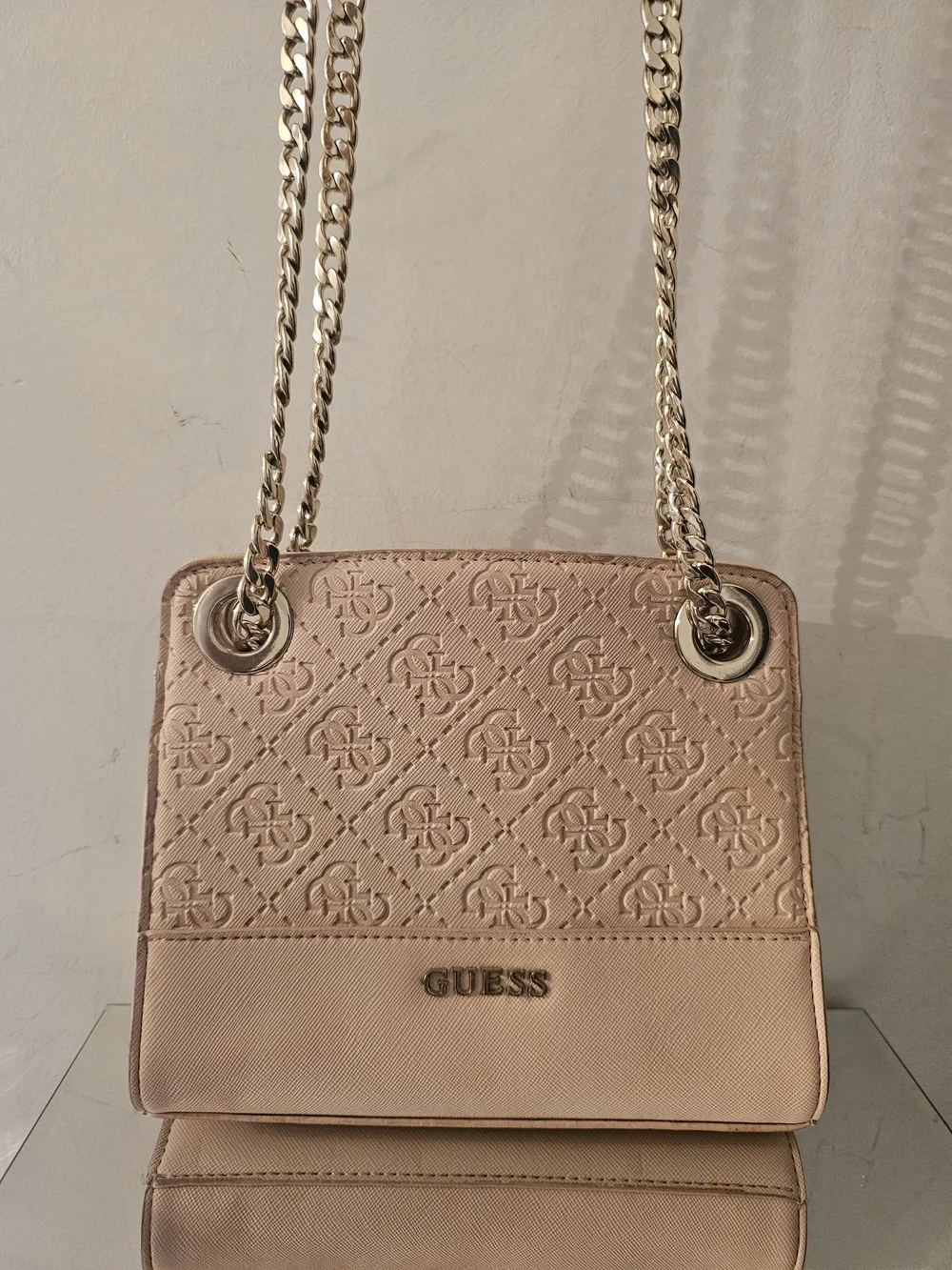 GUESS Quilted Logo Chain Shoulder Bag - Picture 1 of 6